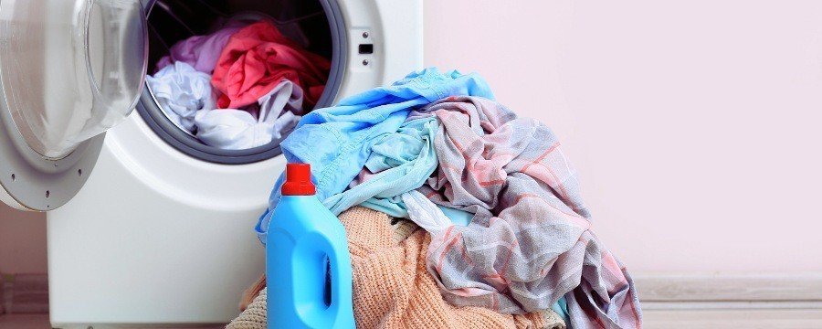 Detergent packs